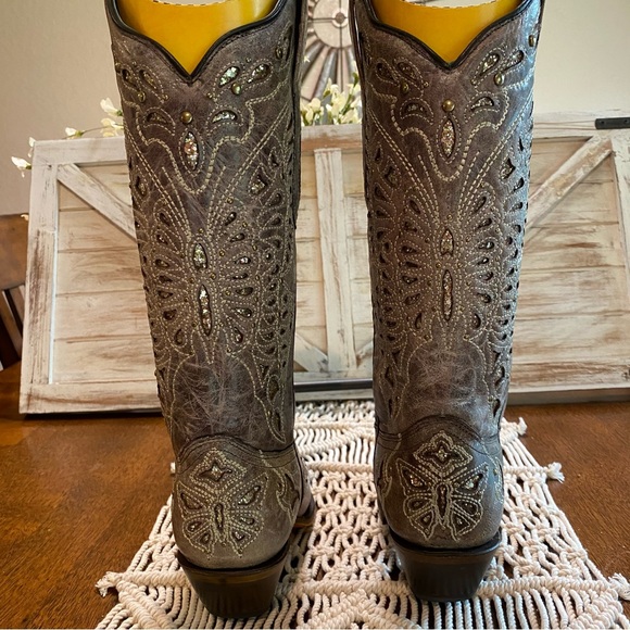 Taupe inlay Corral Boots - Picture 3 of 12